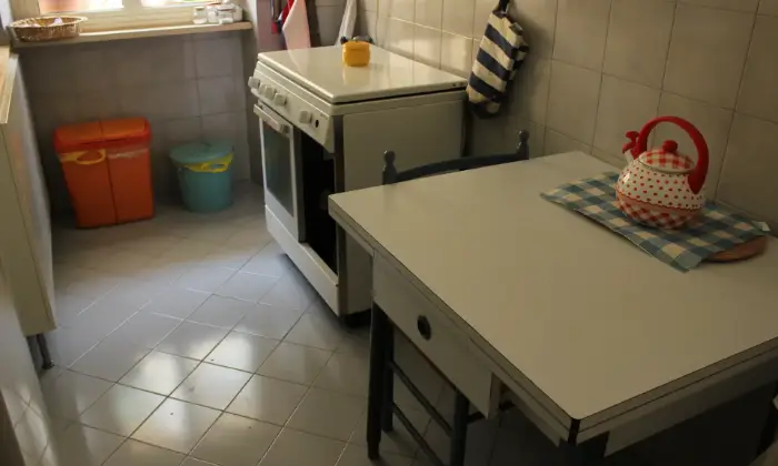 Rexer-Roma-Grazioso-bilocale-arredato-CUCINA