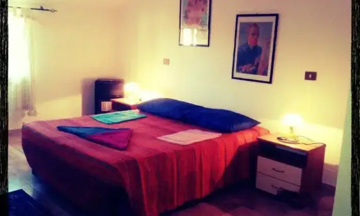 Rexer-Thiesi-Casa-indipendente-ristrutturata-CAMERA-DA-LETTO