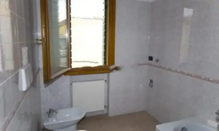 Rexer-Cornuda-Bilocale-uso-ufficio-BAGNO