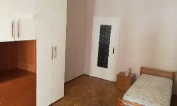 Rexer-Torino-Ampio-quadrilocale-rifinito-CAMERA-DA-LETTO