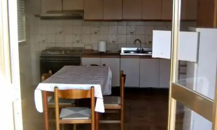 Rexer-Santa-Croce-Camerina-Attico-in-affitto-CUCINA