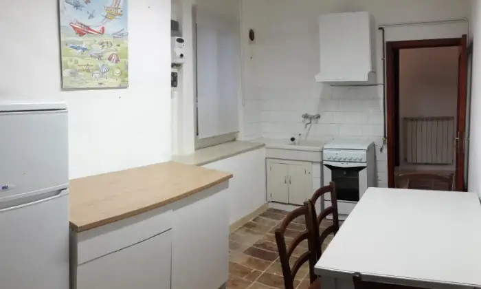 Rexer-Urbino-Bilocale-arredato-CUCINA