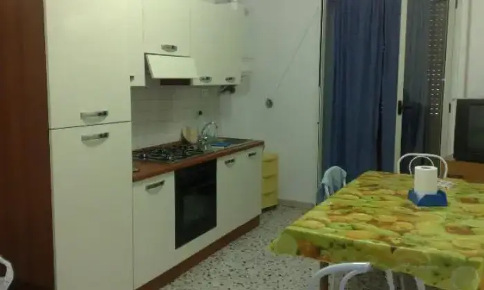 Rexer-Pescara-Camera-doppia-in-Pescara-centro-CUCINA