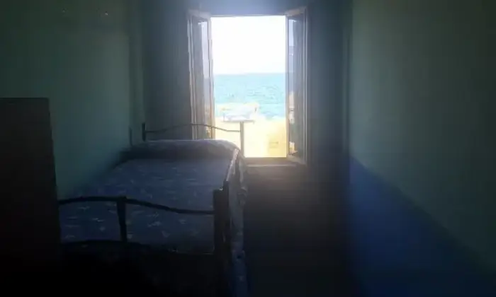 Rexer-Patti-Appartamento-sul-mare-a-Mongiove-CAMERA-DA-LETTO