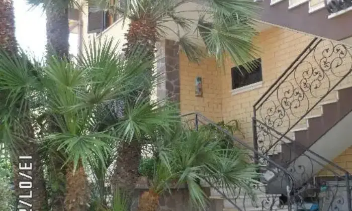 Rexer-Fiumicino-Ampia-stanza-matrimoniale-ad-uso-singola-in-villa-ALTRO
