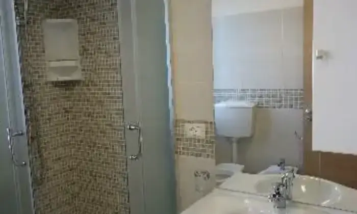 Rexer-Enna-Luminosa-camera-doppia-nuova-BAGNO