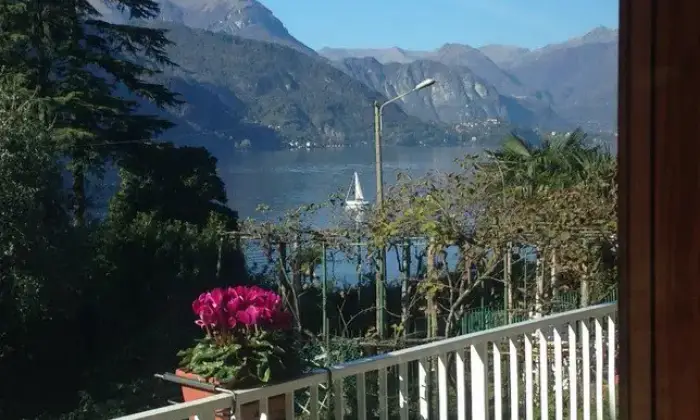 Rexer-Mandello-del-Lario-Camera-singola-in-villa-GIARDINO