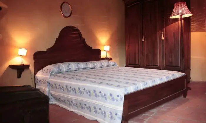 Rexer-Borgo-Ticino-In-Relais-appartamento-con-piscina-e-tennis-CAMERA-DA-LETTO