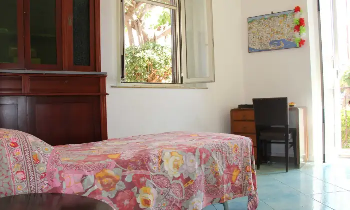 Rexer-Messina-Casa-in-villa-vicino-al-mare-e-Universit-Papardo-CAMERA-DA-LETTO