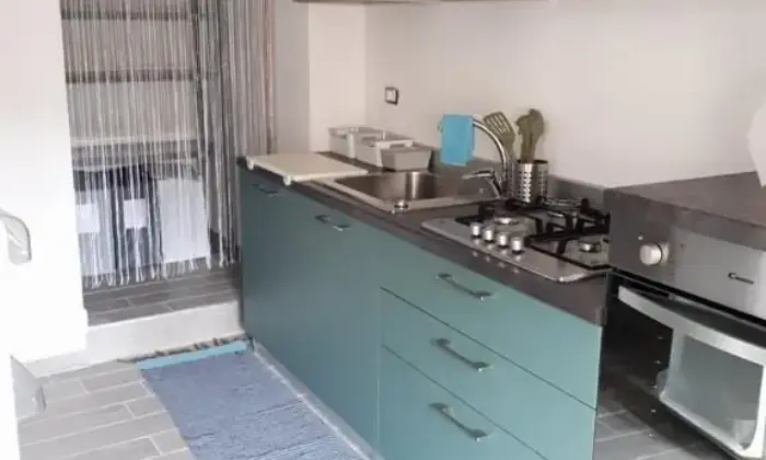 Rexer-Urbino-Centro-Storico-Urbino-appartamento-posti-letto-CUCINA