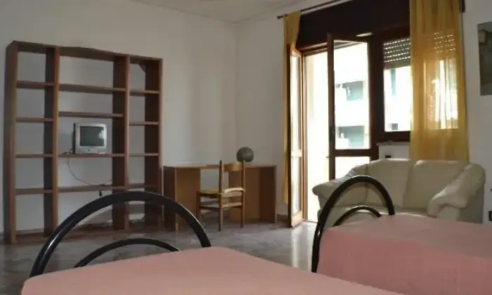 Rexer-Lecce-Intero-appartamento-arredato-a-studentessestudent-CAMERA-DA-LETTO