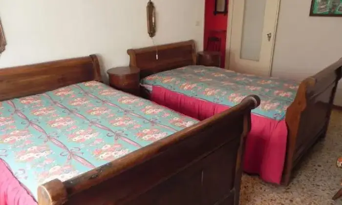 Rexer-Cesana-Torinese-Appartamento-uso-vacanza-CAMERA-DA-LETTO