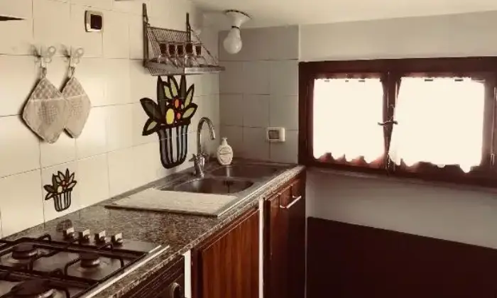 Rexer-Viterbo-Appartamento-a-Viterbo-centro-CUCINA