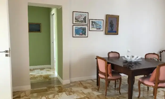 Rexer-Taranto-Attico-ammobiliato-vista-due-mari-SALONE