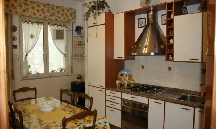 Rexer-Modica-Appartamento-in-Via-Fontana-Modica-CUCINA