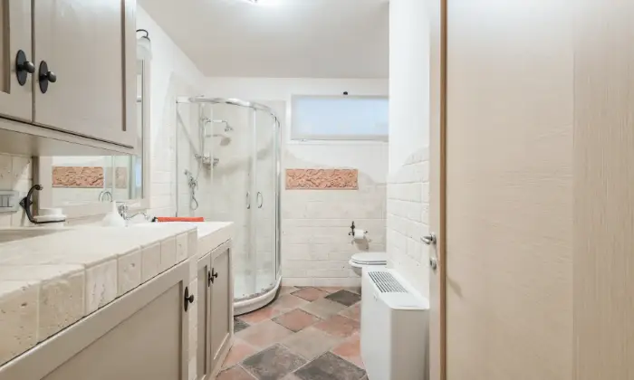 Rexer-Molare-VILLA-INDIPENDENTE-DI-NUOVA-COSTRUZIONE-CON-PISCINA-Molare-BAGNO