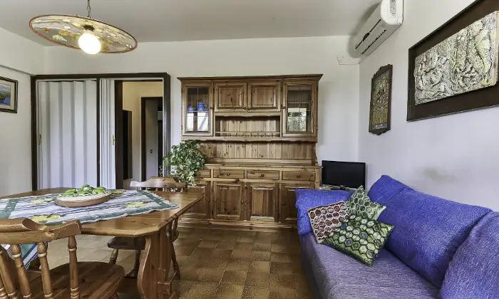 Rexer-Pulsano-Appartamento-in-villa-freschissimo-e-silenzioso-SALONE