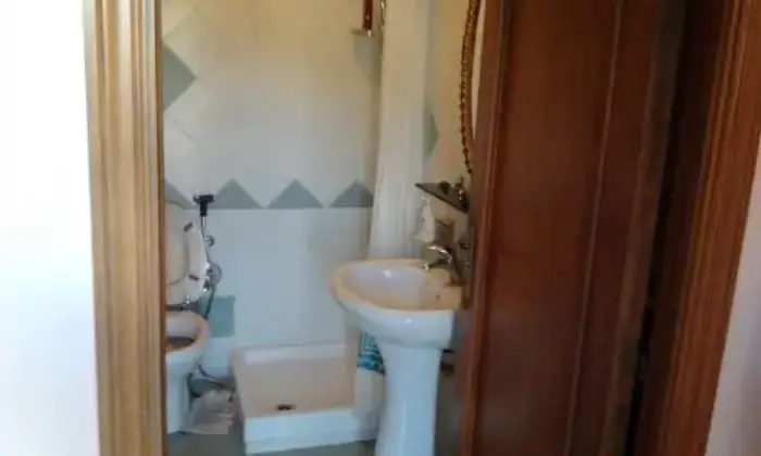 Rexer-Viterbo-Stanza-in-appartamento-BAGNO