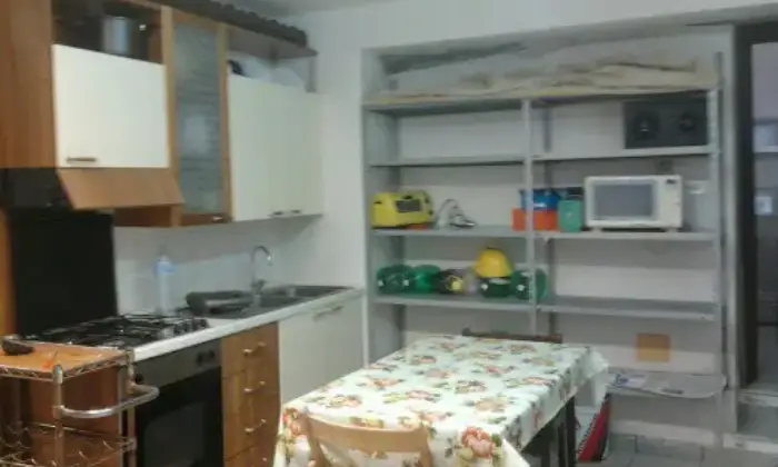 Rexer-Canosa-di-Puglia-Affitto-locale-anche-arredato-o-breve-periodo-CUCINA