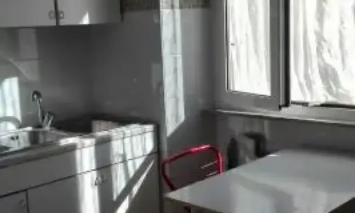 Rexer-Roma-AFFITTO-APPARTAMENTO-A-STUDENTI-MILITARI-CUCINA