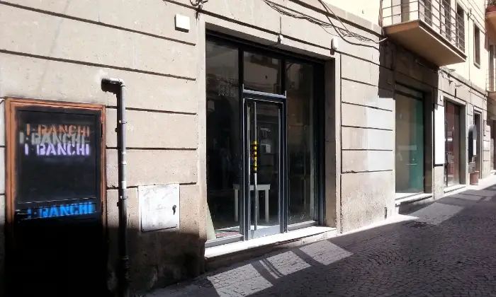 Rexer-Viterbo-Negozio-mq-vetrine-Saffi
