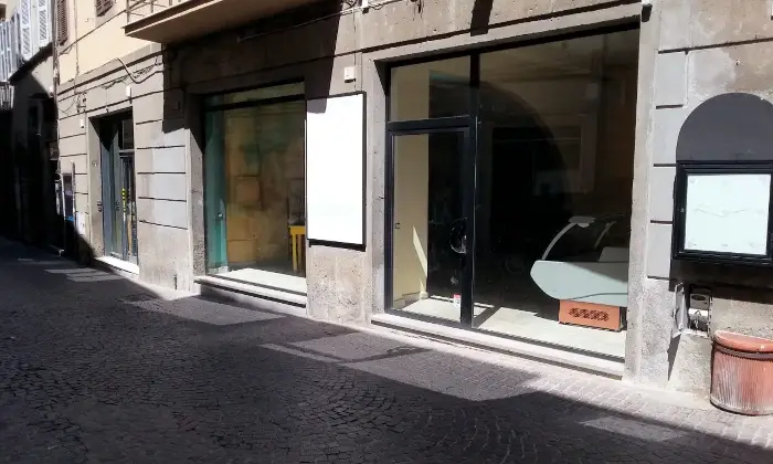 Rexer-Viterbo-Negozio-mq-vetrine-Saffi