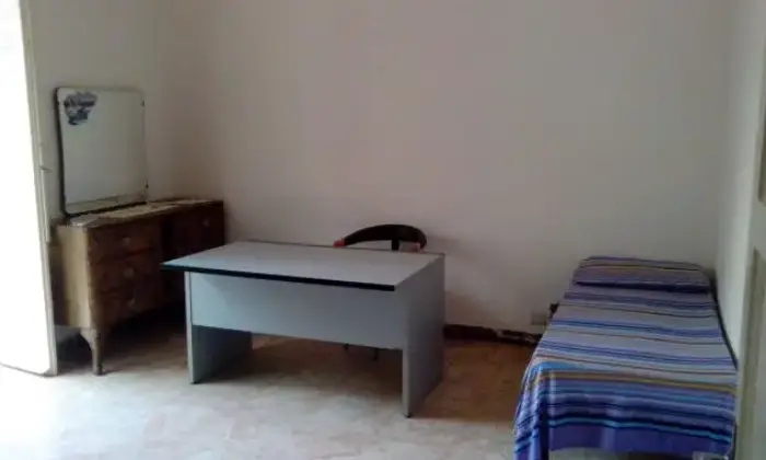 Rexer-Messina-Affittasi-appartamento-parzialmente-ristrutturato-CAMERA-DA-LETTO