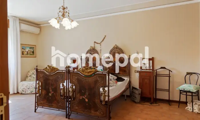 Rexer-Serracapriola-CASA-CON-APPARTAMENTI-E-MANSARDA-CAMERA-DA-LETTO