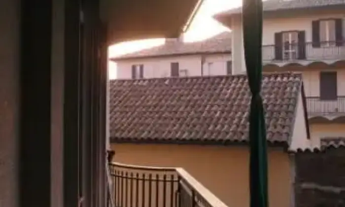 Rexer-Pavia-Per-tre-o-quattro-studentesse-arredato-in-centro-ALTRO