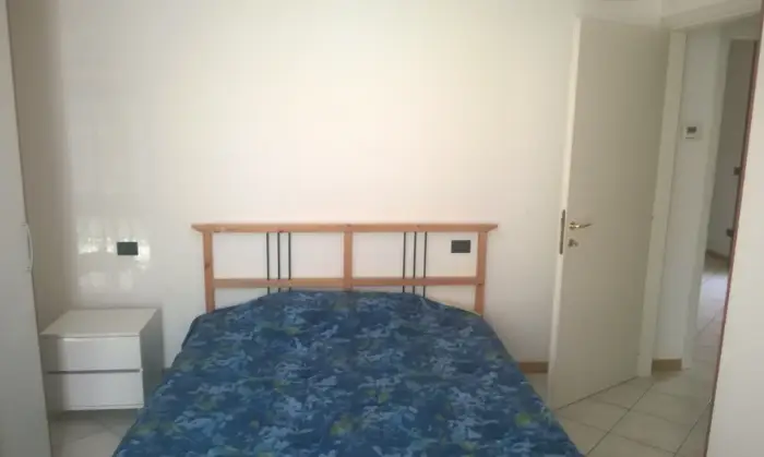 Rexer-Pavia-Nuovo-con-mobili-nuovi-per-coppia-CAMERA-DA-LETTO