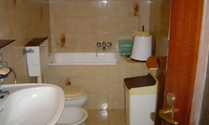 Rexer-Costa-Serina-Affitto-a-riscatto-appartamento-Costa-Serina-BAGNO