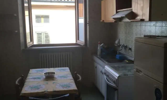 Rexer-Cremona-Ampio-e-luminoso-trilocale-centralissimo-arredato-CUCINA