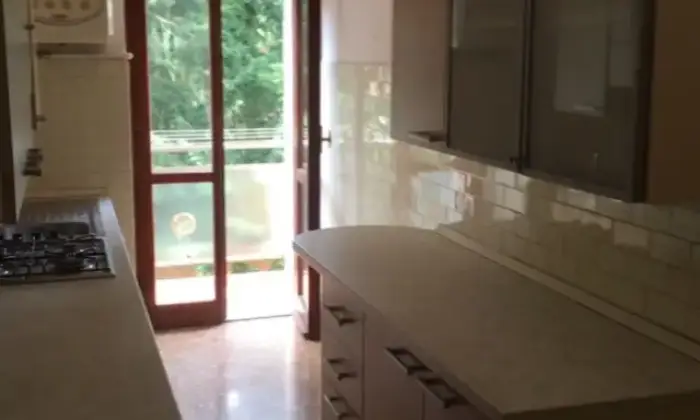 Rexer-Cremona-Ampio-bilocale-centralissimo-Cremona-CUCINA