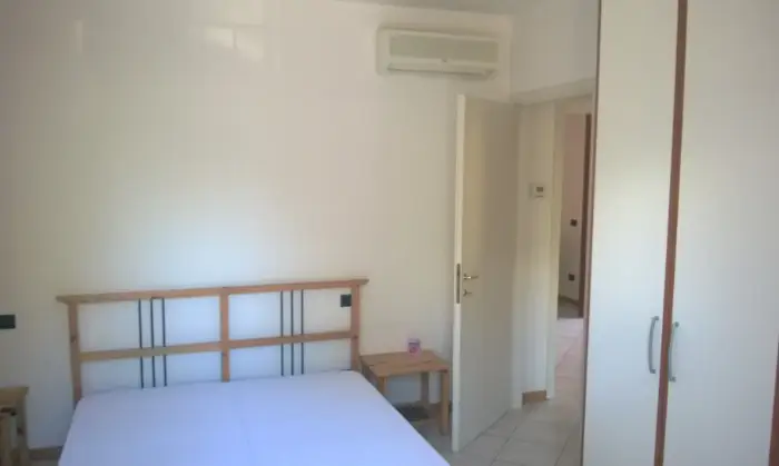 Rexer-Pavia-Stabile-recente-arredato-mobili-nuovi-termoautonomo-e-aria-condizionata-CAMERA-DA-LETTO