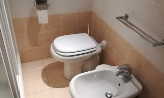 Rexer-Bologna-Attico-luminoso-arredo-nuovo-completo-BAGNO