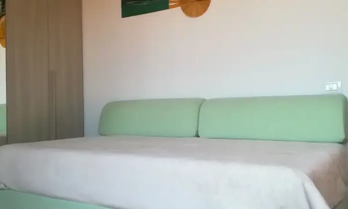 Rexer-Bologna-Attico-luminoso-arredo-nuovo-completo-CAMERA-DA-LETTO