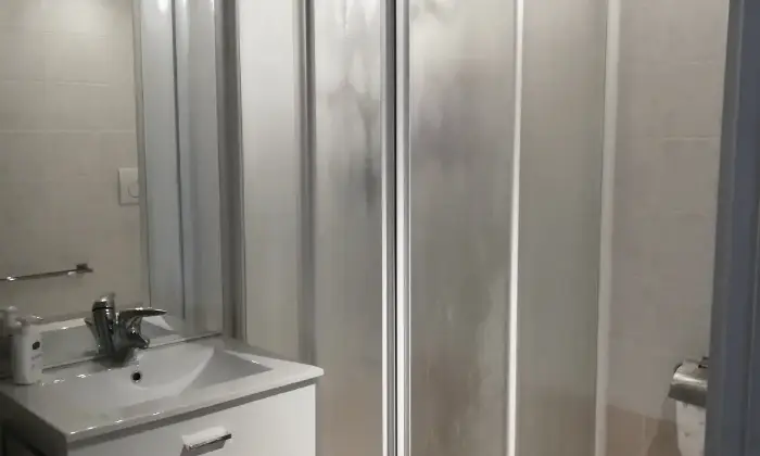 Rexer-Bologna-Attico-luminoso-arredo-nuovo-completo-BAGNO