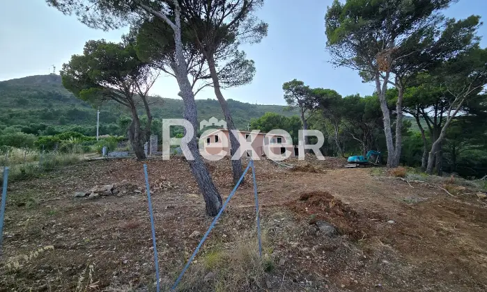 Rexer-Camerota-Cilento-Villa-con-vista-panoramica-allo-stato-grezzo-con-terreno-da-a-ettari-Altro
