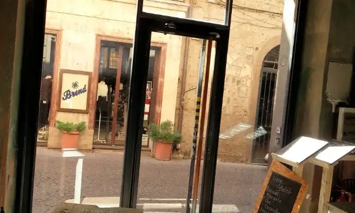 Rexer-Viterbo-Viterbo-Centro-Negozio-mq-vetrine-canna-fumaria-SALONE