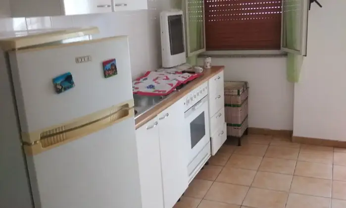 Rexer-Briatico-Trilocale-in-vendita-in-via-Baia-Saf-Briatico-CUCINA