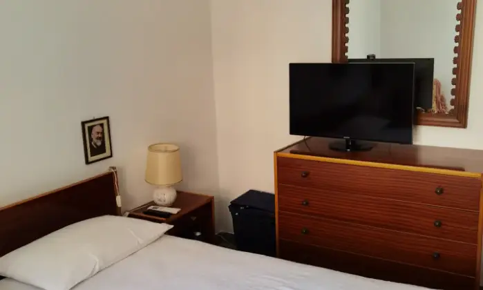 Rexer-Monte-Argentario-Affitto-Prezzo-concordato-in-base-a-durata-e-stagione-CAMERA-DA-LETTO