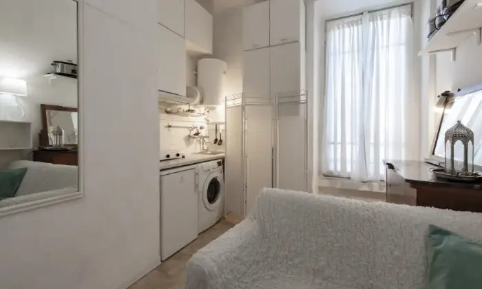 Rexer-Milano-Appartamento-a-Moscova-brevi-periodi-CAMERA-DA-LETTO