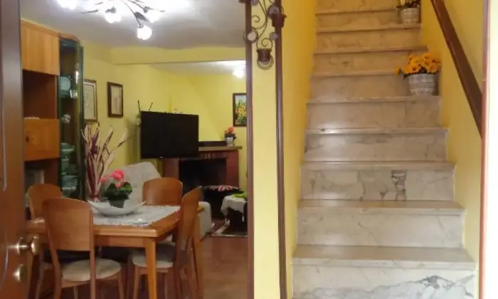 Rexer-San-Gregorio-da-Sassola-Casa-indipendente-CAMERA-DA-LETTO