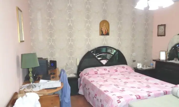 Rexer-San-Gregorio-da-Sassola-Affittasi-due-appartamenti-CAMERA-DA-LETTO