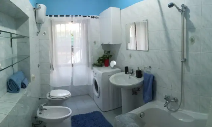 Rexer-Bosa-Fleo-House-appartamento-VACANZE-Bosa-centro-BAGNO