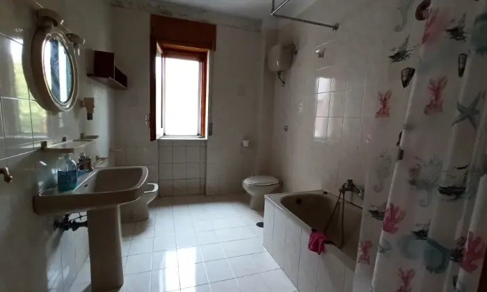 Rexer-Fisciano-FITTASI-CAMERA-A-FISCIANO-UNIVERSITA-DI-SALERNO-BAGNO