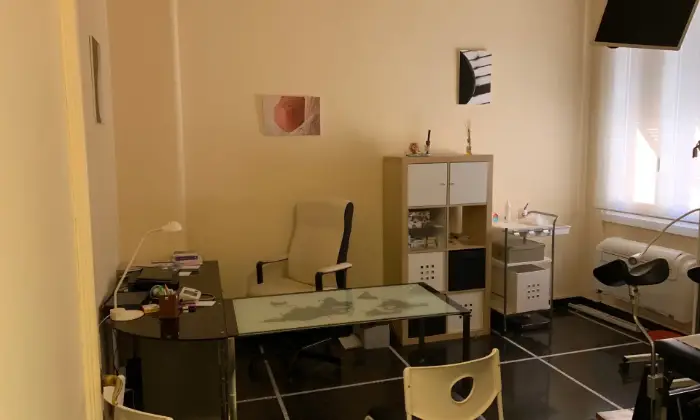 Rexer-Genova-AFFITTASI-STANZA-USO-UFFICIO-o-STUDIO-MEDICO-SALA-ATTESA