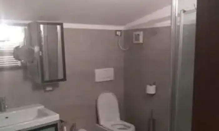 Rexer-Firenze-AFFITTO-SOLO-A-DONNE-LAVORATRICI-FUORI-SEDE-BAGNO