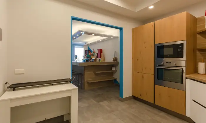 Rexer-Arenzano-Grande-appartamento-sul-mare-CUCINA