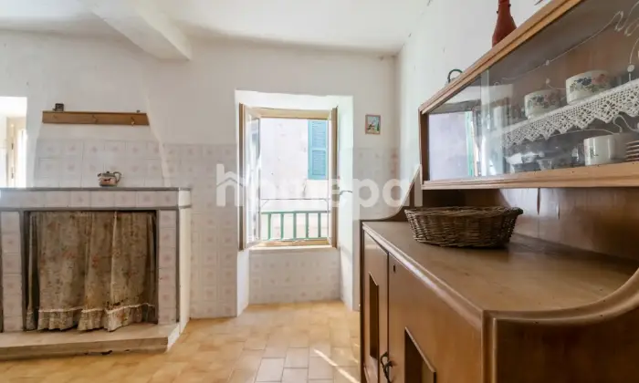 Rexer-Pisoniano-Bilocale-in-vendita-in-via-Torrioni-CUCINA